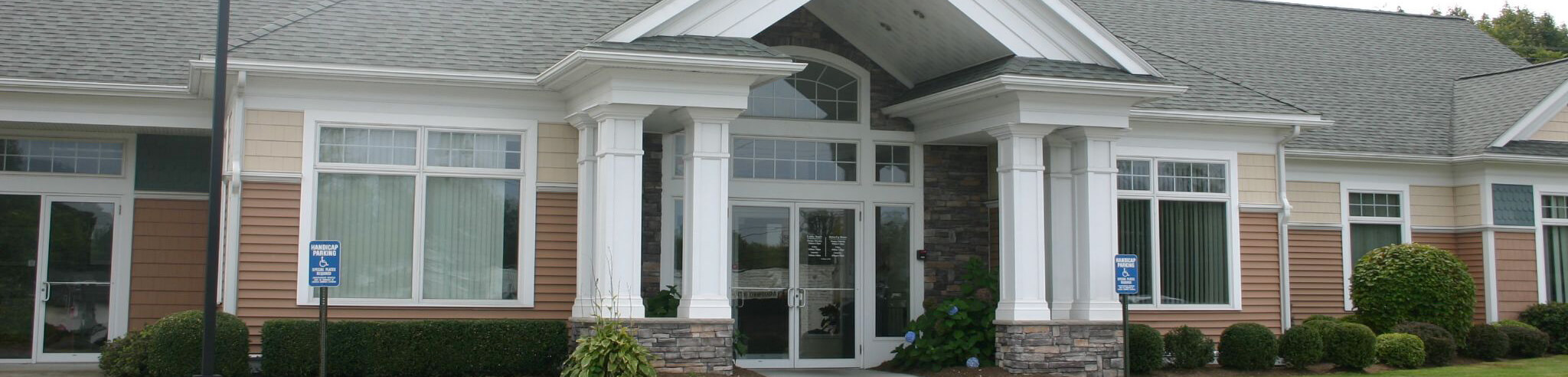 The People's Credit Union branch on East Main Road in Portsmouth, Rhode Island